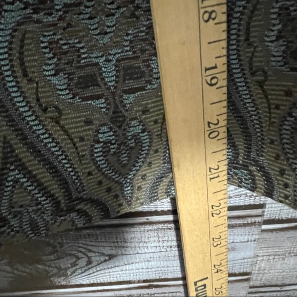 Beautiful paisley print skirt - Picture 3 of 5